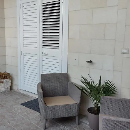 Leuca Bis House